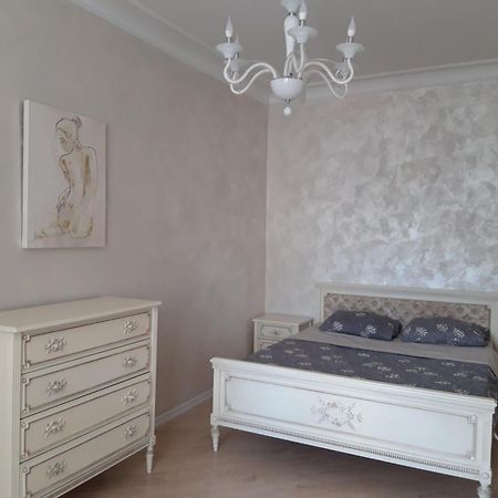 Luxury Apartment In The Center Chisinau Exterior foto