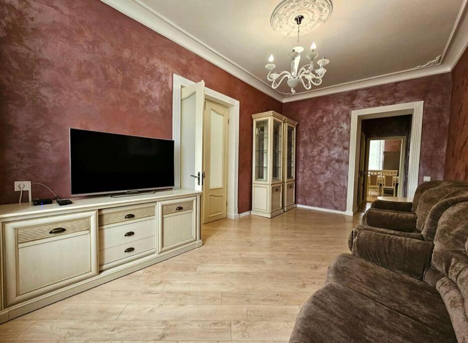 Luxury Apartment In The Center Chisinau Exterior foto