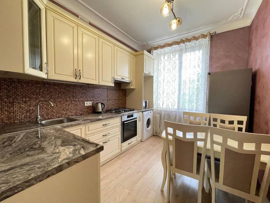 Luxury Apartment In The Center Chisinau Exterior foto